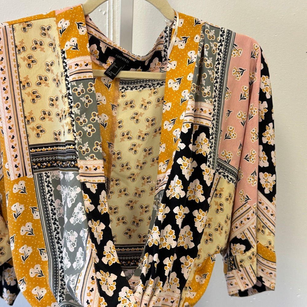 Forever 21 Floral Patchwork Boho Surplice Wrap Top Blouse Small Kimono Sleeve - Picture 5 of 15